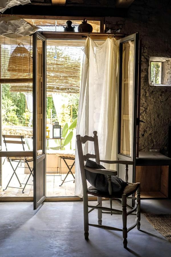 Can Tat, Loft In A Old Coach House Sant Jordi Desvalls Exterior foto